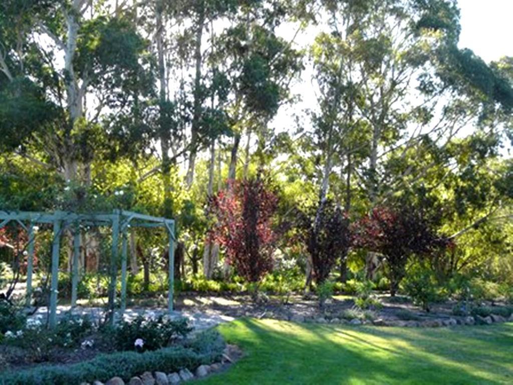 Granite Gardens Cottages & Lake Retreat Stanthorpe Exterior foto