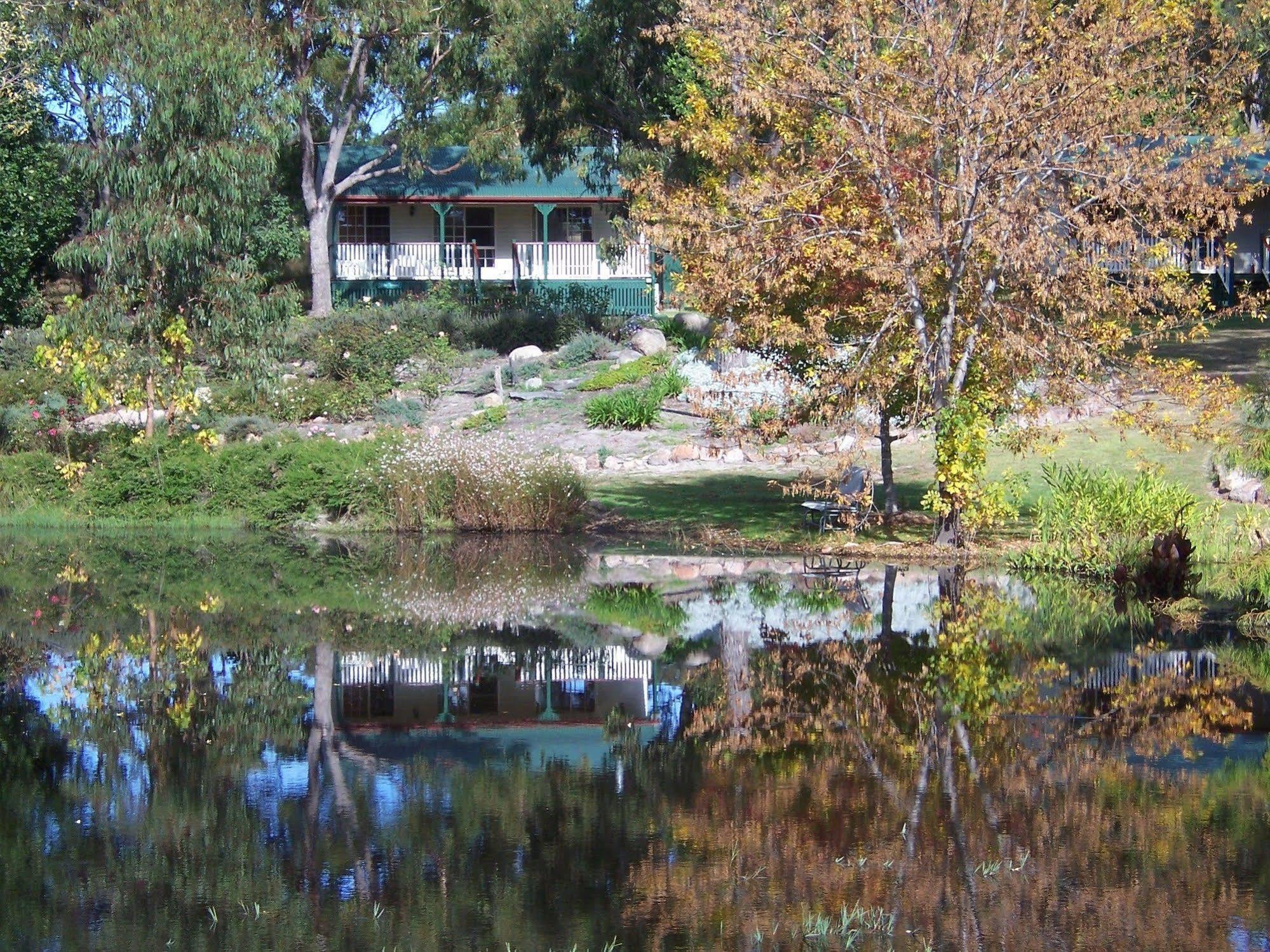 Granite Gardens Cottages & Lake Retreat Stanthorpe Exterior foto